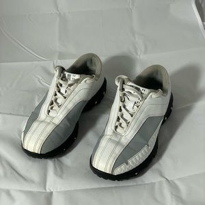 Nike Tiger Woods Sz 5Y Tour TW Jr Youth Golf Shoe